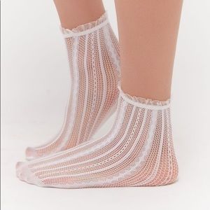Sheer Striped Ankle Sock - white